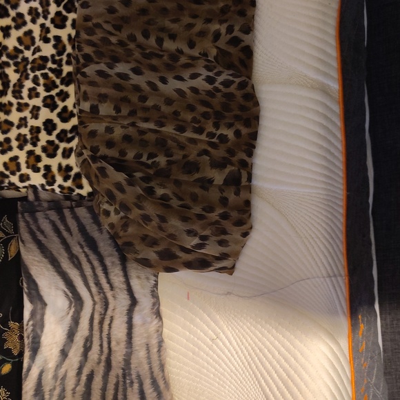 Assorted Patterned Fabric Collection - Picture 4 of 4